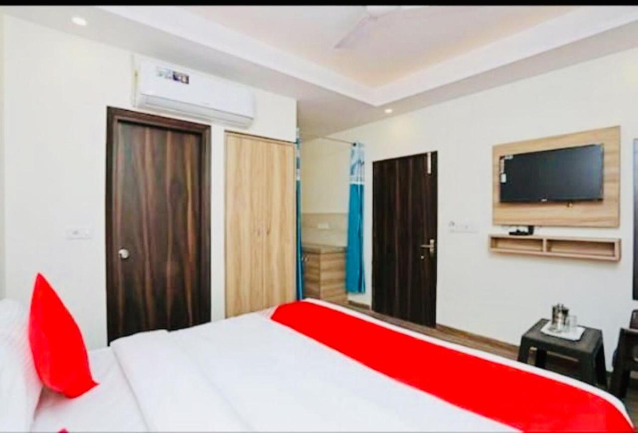 Hotel Golden Bliss At New Delhi International Airport Exterior foto